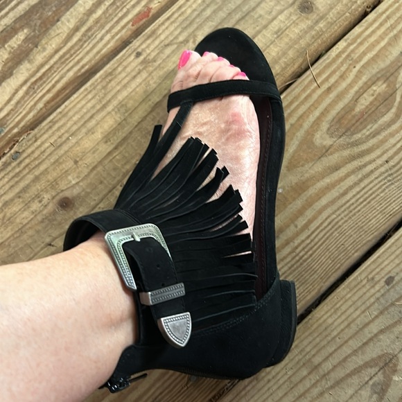 Aerosoles Suede Fringe “Lowdown” Sandal - Picture 8 of 8